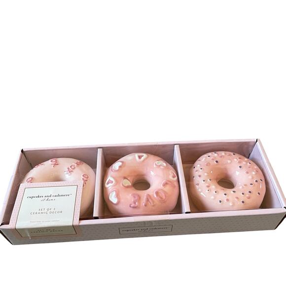Cupcakes & Cashmere Valentines Day Ceramic Donuts Pastel Pink Set of 3 New - Picture 2 of 6